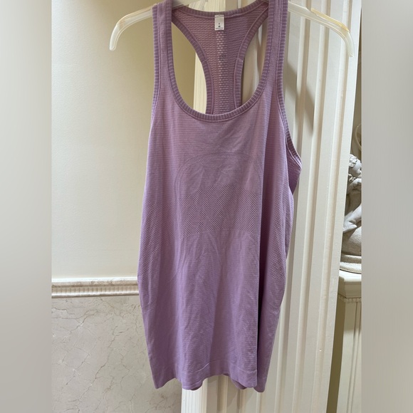 Lululemon lilac tank size 6 - Picture 4 of 5